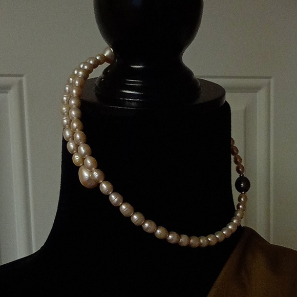 Freshwater Lavender and Peacock Pearl Necklace - Picture 5 of 7